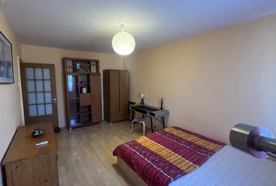 Apartament cu 3 camere decomandat, mobilat în Crângași