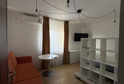 Garsonieră decomandată, mobilată în Tei