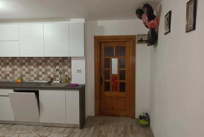 Apartament cu 2 camere semidecomandat în Dorobanți 1