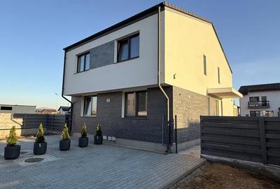 Duplex cu 3 camere cu Canalizare în Sânpetru - 12