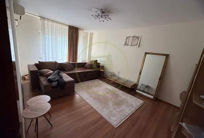 Apartament cu 4 camere decomandat, mobilat în Rovine