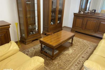 Apartament cu 4 camere decomandat în Central