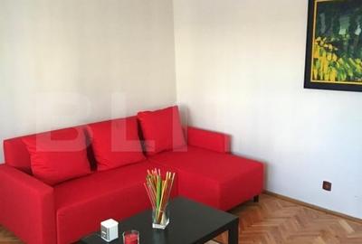 Apartament cu 2 camere decomandat, mobilat în Central