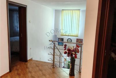 Casă cu 9 camere cu Teren 741 Mp în Central - 4