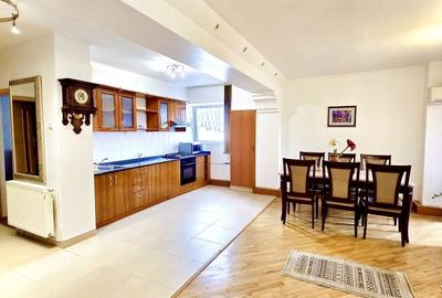 Apartament cu 3 camere decomandat în Centrul Civic