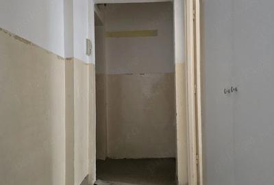 Apartament cu 2 camere semidecomandat în Circumvalațiunii - 17