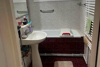 Apartament cu 3 camere semidecomandat în Complex Studențesc - 1