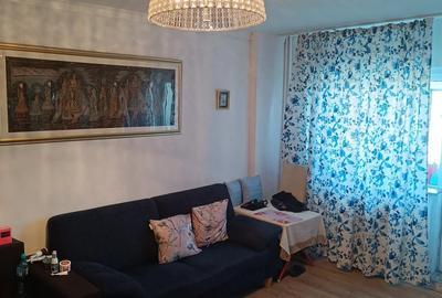 Apartament cu 2 camere decomandat în Republicii