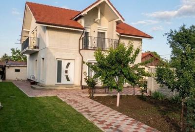Casă cu 4 camere în Parța