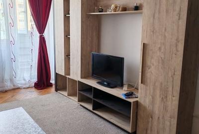 Apartament cu 2 camere decomandat în Exterior Vest