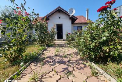 Casă cu 3 camere cu Teren 380 Mp în Letea