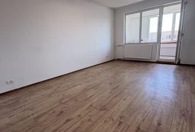 Apartament cu 2 camere decomandat în Titan