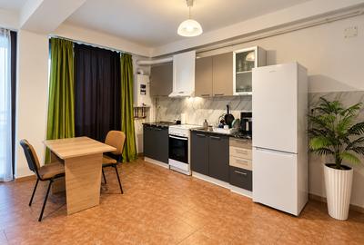 Apartament cu 2 camere semidecomandat în Girocului