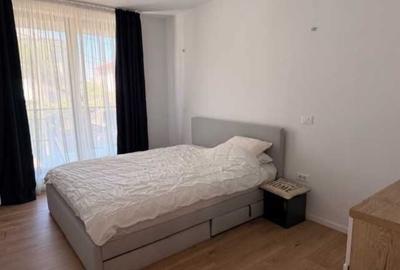 Apartament cu 3 camere semidecomandat în Crângași