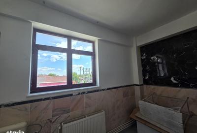 Casă cu 4 camere în Prundu