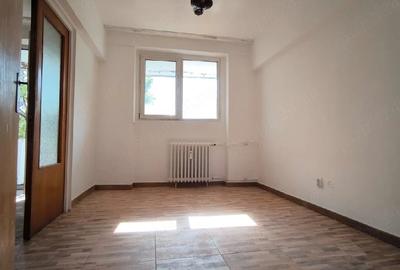 Apartament cu 3 camere decomandat în Drumul Taberei