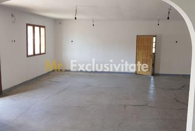Casă cu 4 camere în Corbșori