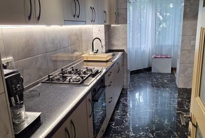 Apartament cu 3 camere decomandat în Central - 6