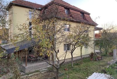 Casă cu 6 camere în Central - 2