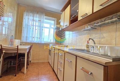 Apartament cu 3 camere decomandat în Berceni