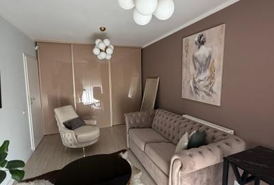 Apartament cu 2 camere decomandat, mobilat în Central