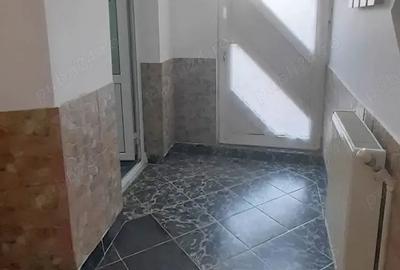 Casă cu 6 camere în Tecuci - 2