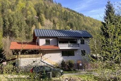 Casă cu 4 camere cu Teren 245 Mp în Râșca