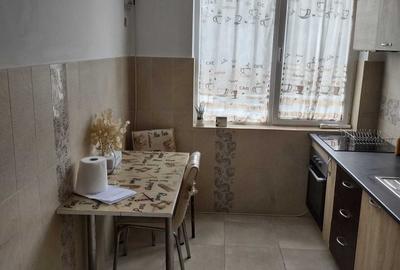 Apartament cu 3 camere semidecomandat în Central - 2