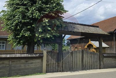 Casă cu 4 camere în Mihoveni