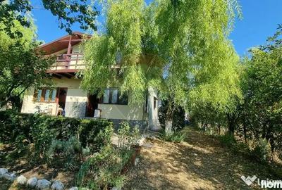 Casă cu 5 camere cu Teren 1000 Mp în Sud
