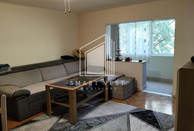 Apartament cu 3 camere semidecomandat, mobilat în Micro 16