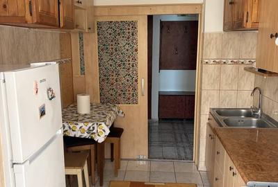 Apartament cu 2 camere decomandat în Galata