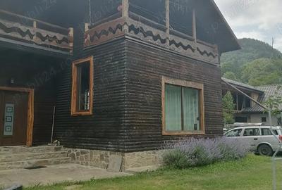 Casă cu 6 camere cu Teren 1056 Mp în Central - 10