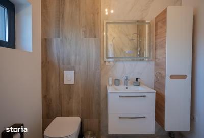 Casă cu 5 camere cu Teren 350 Mp în Tunari