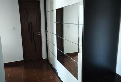 Apartament cu 2 camere decomandat în Spitalului