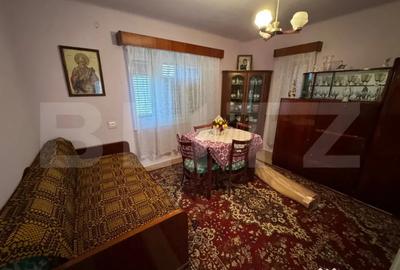 Casă cu 7 camere cu Teren 2461 Mp în Central