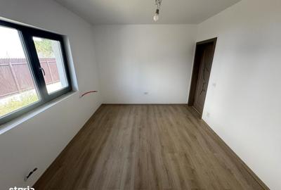 Casă cu 4 camere în Bucium
