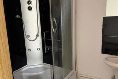 Garsonieră în Apărătorii Patriei