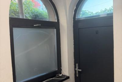 Casă cu 3 camere cu Teren 200 Mp în Central