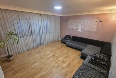 Apartament cu 3 camere decomandat în Dristor