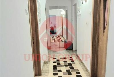 Apartament cu 2 camere decomandat, mobilat în Central