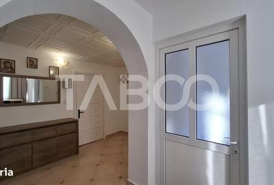 Apartament cu 2 camere decomandat, mobilat în Vasile Aaron - 12