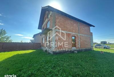 Casă cu 4 camere cu Teren 657 Mp în Micești