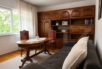 Apartament cu 3 camere decomandat, mobilat în Liliacului