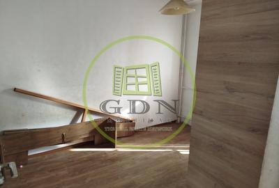 Apartament cu 3 camere semidecomandat în Valenta - 13