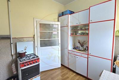 Casă cu 3 camere cu Canalizare în Central - 5