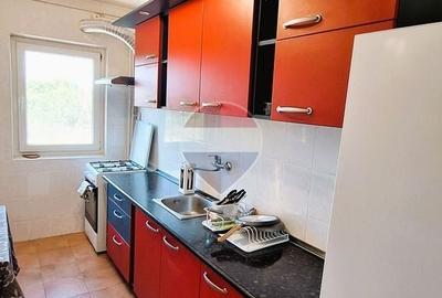 Apartament cu 2 camere decomandat în Văcăresti