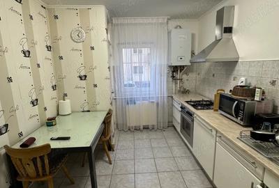 Apartament cu 3 camere decomandat în Central - 1
