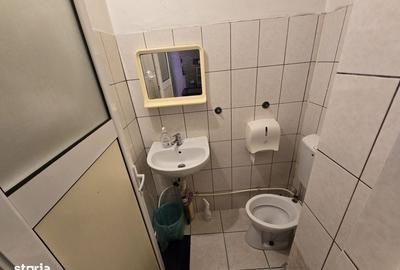 Spațiu comercial, de 45 mp, în Baza 3 - 5