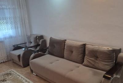 Apartament cu 3 camere decomandat, mobilat în Central